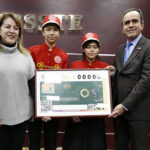 Develan billete de lotería para celebrar el 50 aniversario del Fovissste