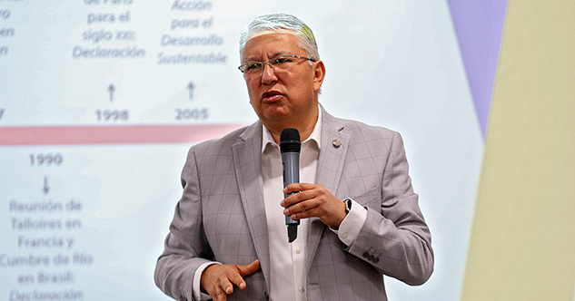 Son estudiantes líderes y promotores del sello sustentable UANL