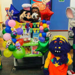 Conoce la nueva pizza de doritos de Chuck E Cheese