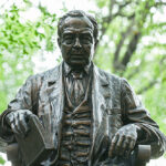 Honran memoria y legado de José Eleuterio González en el Día del Médico