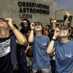 Atrae a estudiantes de la UDEM fenómeno astronómico