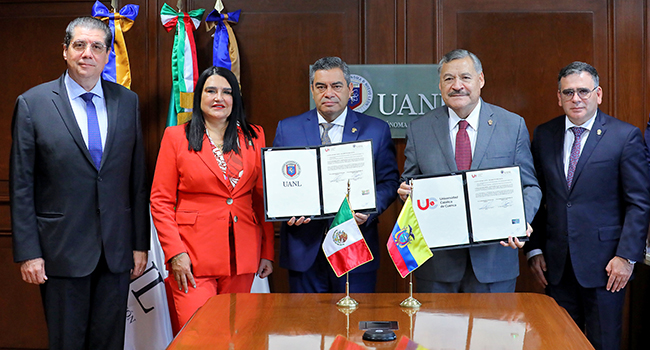 Firma UANL acuerdos con Universidad Católica de Cuenca