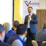 Presenta Adrián de la Garza plan de trabajo ante Vertebra