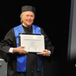Recibe Joan Manuel Serrat distinción académica de Doctor Honoris Causa de la UANL