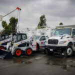 Entregan vehículos y maquinaria para reforzar operaciones de Servicios Públicos