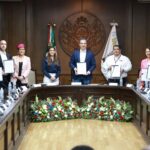 Promueve Monterrey acceso a la educación media y superior a través de convenio de becas