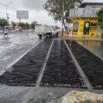Limpia Servicios Públicos de Guadalupe alcantarillas para prevenir afectaciones