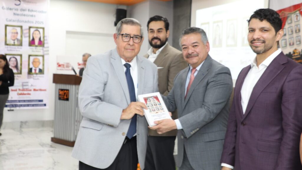 Celebra Sección 21 SNTE aniversario 30 de la Galería del Educador Neolonés