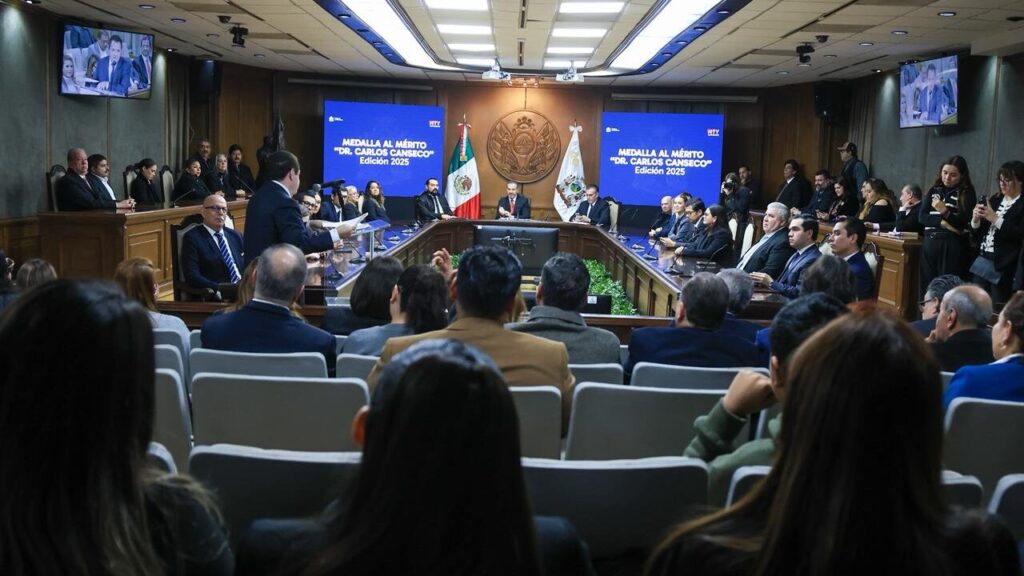 Entregan en Monterrey Medalla al Mérito Dr. Carlos Canseco edición 2025