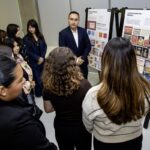 Innovan alumnas de la UDEM en diseño gráfico que impulsa turismo en Santiago