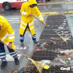 Limpia Monterrey 2,500 parrillas pluviales para prevenir encharcamientos