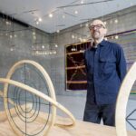 Reinterpreta Santiago Borja el pensamiento crítico con estructuras de análisis visual