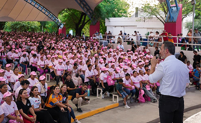 Entrega Monterrey más de 2 mil 500 Tarjetas Regia Plus a mujeres