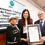 Reconocen a la Sociedad de Escritores por sus 50 años