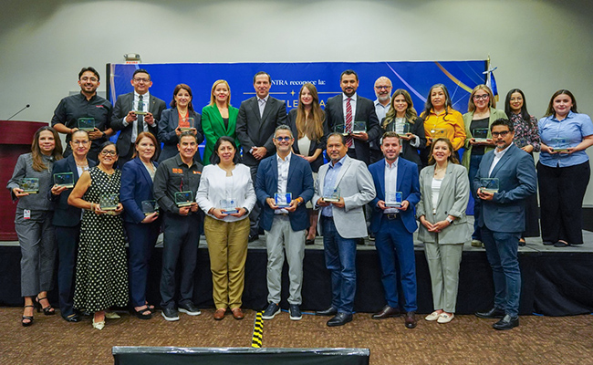 Reconoce CAINTRA la excelencia dual de la Preparatoria Politécnica Santa Catarina