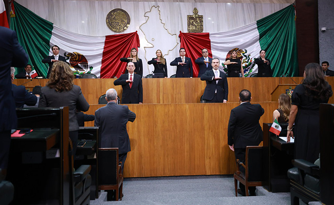 Congreso de NL condena ausencia de Samuel García en su quinto informe