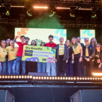 Combina el Día Amarillo fiesta, música en vivo y causa educativa en la UDEM